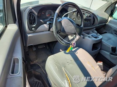 Zdjęcie 8 z 12 samochodu: 2001 FORD E150 DELIVERY VAN VIN:1FTRE14271HA85254 - miniatura