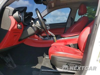 Zdjęcie 7 z 13 samochodu: 2020 ALFA ROMEO STELVIO VIN:ZASPAJAN3L7C86554 - miniatura
