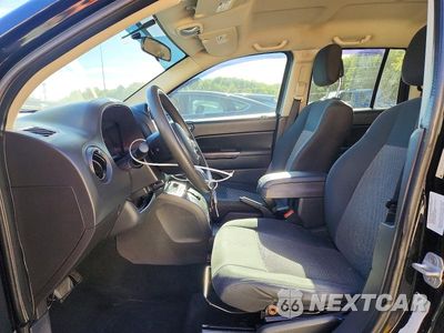Zdjęcie 7 z 13 samochodu: 2012 JEEP COMPASS SPORT VIN:1C4NJDBB7CD517821 - miniatura