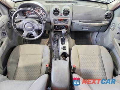Zdjęcie 8 z 14 samochodu: 2006 JEEP LIBERTY SPORT VIN:1J4GL48K46W146887 - miniatura
