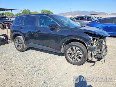 Czwarte zdjęcie samochodu z boku: 2023 NISSAN ROGUE SV VIN:5N1BT3BA6PC832129 - miniatura