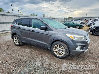 Czwarte zdjęcie samochodu z boku: 2017 FORD ESCAPE SE VIN:1FMCU0GD9HUD44047 - miniatura
