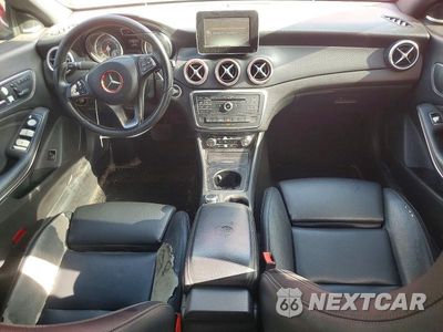Zdjęcie 8 z 12 samochodu: 2016 MERCEDES-BENZ CLA 250 VIN:WDDSJ4EB4GN335644 - miniatura
