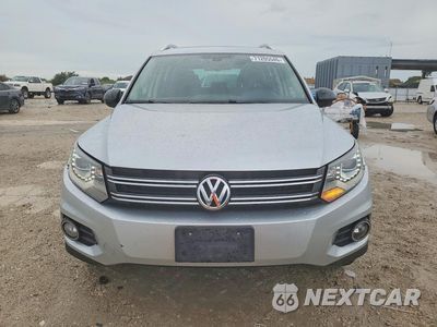Piąte zdjęcie samochodu w środku: 2017 VOLKSWAGEN TIGUAN SPORT VIN:WVGUV7AX0HK026634 - miniatura