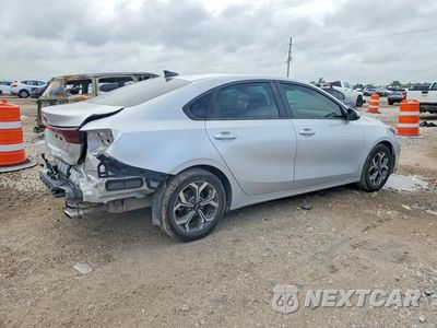 Trzecie zdjęcie samochodu z tyłu: 2020 KIA FORTE LXS VIN:3KPF24AD6LE184689 - miniatura