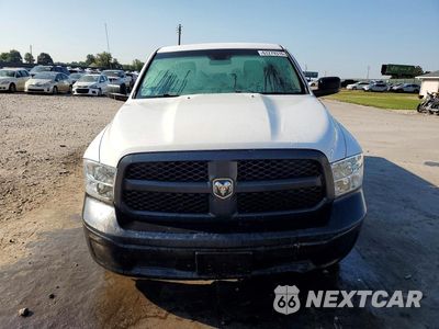 Piąte zdjęcie samochodu w środku: 2017 RAM 1500 ST VIN:1C6RR6FGXHS683563 - miniatura