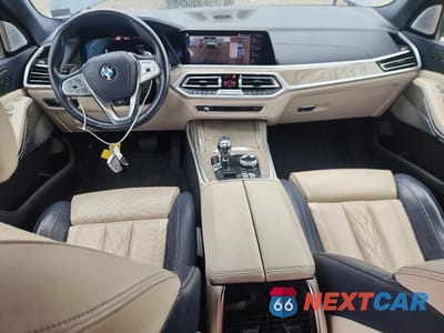 Zdjęcie 8 z 13 samochodu: 2019 BMW X7 XDRIVE50I VIN:5UXCX4C57KLS36040 - miniatura