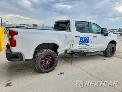Trzecie zdjęcie samochodu z tyłu: 2022 CHEVROLET SILVERADO LTD K1500 LT TRAIL BOSS VIN:3GCUYFET6NG190678 - miniatura