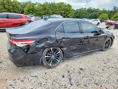 Trzecie zdjęcie samochodu z tyłu: 2020 TOYOTA CAMRY XSE VIN:4T1K61AK7LU395803 - miniatura