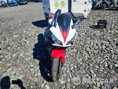 Drugie zdjęcie samochodu z przodu: 2012 HONDA CBR1000 RR VIN:JH2SC5946CK400468 - miniatura