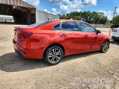 Trzecie zdjęcie samochodu z tyłu: 2024 KIA FORTE LXS VIN:3KPF24AD5RE726017 - miniatura