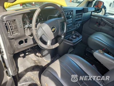 Zdjęcie 8 z 13 samochodu: 2021 CHEVROLET EXPRESS 2500 CARGO DELIVERY VAN VIN:1GCWGAFP2M1167427 - miniatura