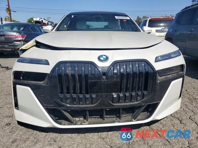 Piąte zdjęcie samochodu w środku: 2023 BMW I7 XDRIVE60 VIN:WBY53EJ03PCM73665 - miniatura