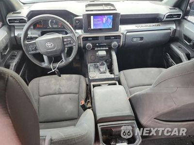 Zdjęcie 8 z 12 samochodu: 2024 TOYOTA TACOMA SR5 VIN:3TMKB5FN3RM021633 - miniatura