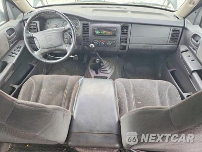 Zdjęcie 8 z 12 samochodu: 2002 DODGE DAKOTA QUAD SPORT VIN:1B7HG38N92S721134 - miniatura