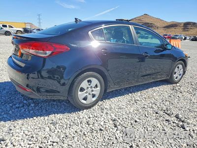 Trzecie zdjęcie samochodu z tyłu: 2017 KIA FORTE LX VIN:3KPFL4A7XHE084917 - miniatura