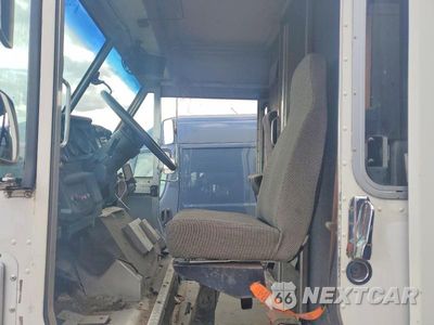 Zdjęcie 7 z 12 samochodu: 1998 FREIGHTLINER MT45 DELIVERY TRUCK VIN:4UZA4FF41WC897922 - miniatura