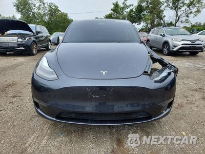 Piąte zdjęcie samochodu w środku: 2024 TESLA MODEL Y VIN:7SAYGDED4RF096511 - miniatura