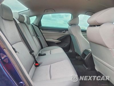 Zdjęcie 10 z 12 samochodu: 2019 HONDA ACCORD LX VIN:1HGCV1F15KA090409 - miniatura