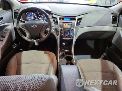 Zdjęcie 8 z 12 samochodu: 2013 HYUNDAI SONATA SE VIN:5NPEC4AC4DH524452 - miniatura