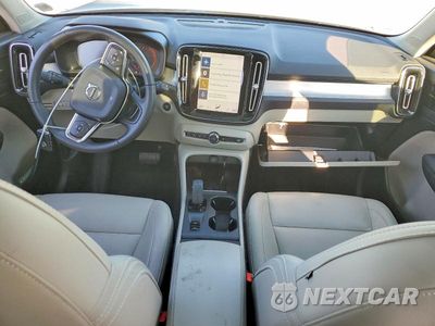Zdjęcie 8 z 13 samochodu: 2022 VOLVO XC40 T5 MOMENTUM VIN:YV4162UK4L2280067 - miniatura