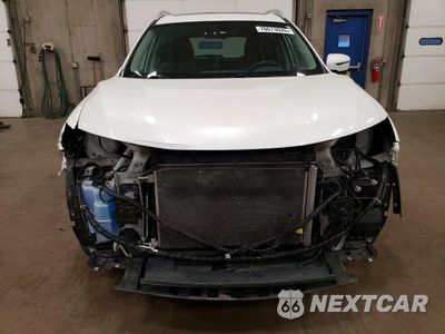 Piąte zdjęcie samochodu w środku: 2017 NISSAN ROGUE SV VIN:5N1AT2MV7HC896512 - miniatura