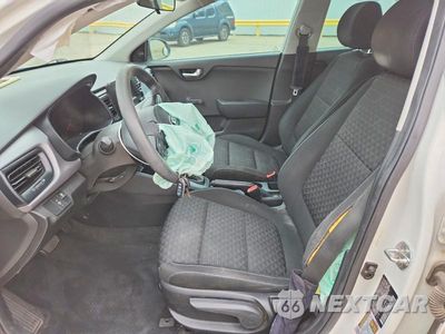 Zdjęcie 7 z 12 samochodu: 2018 KIA RIO LX VIN:3KPA24AB1JE048069 - miniatura