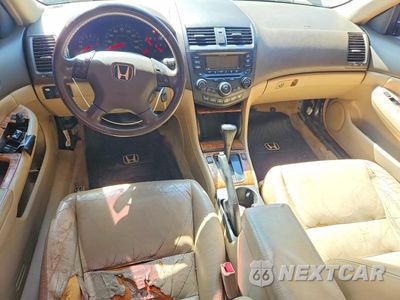 Zdjęcie 8 z 12 samochodu: 2004 HONDA ACCORD EX VIN:1HGCM66534A099745 - miniatura