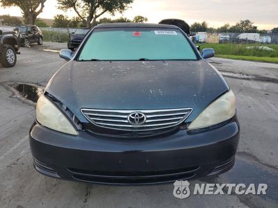 Piąte zdjęcie samochodu w środku: 2004 TOYOTA CAMRY LE VIN:4T1BE32K94U799717 - miniatura