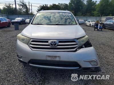 Piąte zdjęcie samochodu w środku: 2013 TOYOTA HIGHLANDER PLUS VIN:5TDBK3EHXDS212121 - miniatura