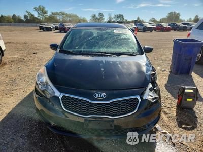 Piąte zdjęcie samochodu w środku: 2016 KIA FORTE LX VIN:KNAFK4A63G5613447 - miniatura