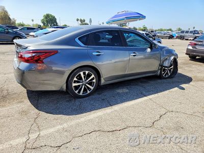 Trzecie zdjęcie samochodu z tyłu: 2017 NISSAN ALTIMA 2.5 SR VIN:1N4AL3AP4HC494985 - miniatura
