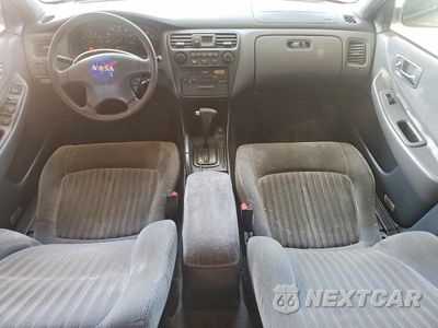 Zdjęcie 8 z 12 samochodu: 1998 HONDA ACCORD LX VIN:1HGCG5646WA077587 - miniatura
