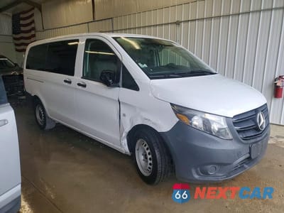 Czwarte zdjęcie samochodu z boku: 2023 MERCEDES-BENZ METRIS VIN:W1WV0FEY9P4365999 - miniatura