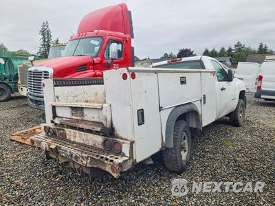 Trzecie zdjęcie samochodu z tyłu: 2007 CHEVROLET SILVERADO K2500 HEAVY DUTY VIN:1GBHK24K27E572595 - miniatura