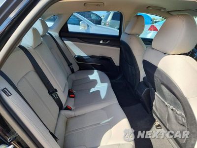 Zdjęcie 10 z 13 samochodu: 2022 KIA K5 LXS VIN:5XXG14J26NG106221 - miniatura