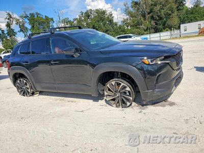 Czwarte zdjęcie samochodu z boku: 2026 MAZDA CX-50 PREMIUM PLUS VIN:7MMVAAEW4TN148181 - miniatura