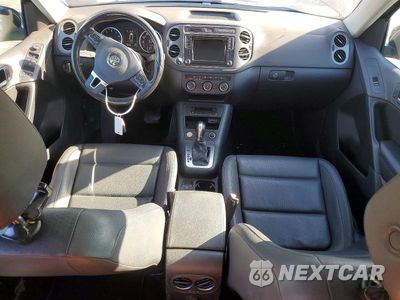 Zdjęcie 8 z 12 samochodu: 2016 VOLKSWAGEN TIGUAN S VIN:WVGAV7AX7GW578562 - miniatura