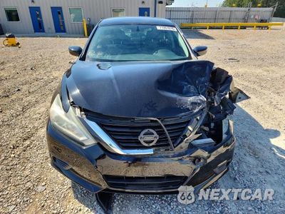 Piąte zdjęcie samochodu w środku: 2017 NISSAN ALTIMA 2.5 S VIN:1N4AL3AP5HC266297 - miniatura