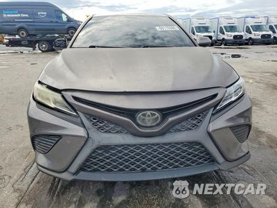 Piąte zdjęcie samochodu w środku: 2019 TOYOTA CAMRY SE VIN:4T1B11HK1KU271870 - miniatura