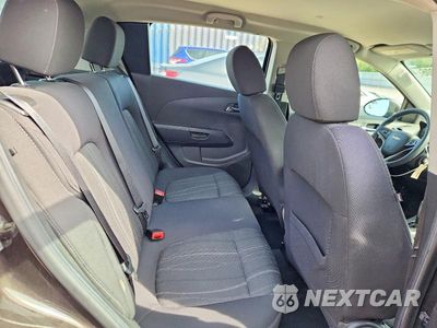 Zdjęcie 10 z 12 samochodu: 2014 CHEVROLET SONIC LT VIN:1G1JC6SH2E4150251 - miniatura