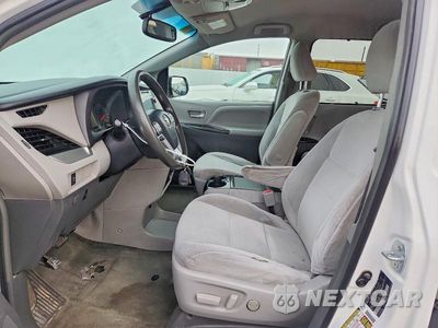 Zdjęcie 7 z 13 samochodu: 2015 TOYOTA SIENNA LE VIN:5TDKK3DC7FS608984 - miniatura