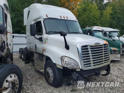 Czwarte zdjęcie samochodu z boku: 2016 FREIGHTLINER CASCADIA 125 SEMI TRUCK VIN:3AKJGLBG4GSHB0373 - miniatura