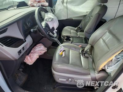 Zdjęcie 7 z 14 samochodu: 2016 TOYOTA SIENNA XLE 8-PASSENGER VIN:5TDYK3DC2GS752731 - miniatura