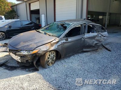2024 TOYOTA CAMRY LE 4T1C11AK4RU895929 - główne zdjęcie licytacji z USA - miniatura