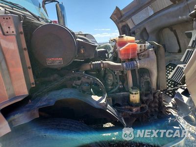 Zdjęcie 11 z 13 samochodu: 2016 VOLVO VNL SEMI TRUCK VIN:4V4NC9EH9GN940007 - miniatura