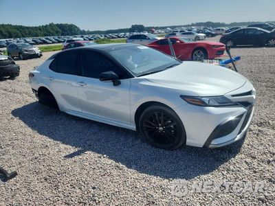 Czwarte zdjęcie samochodu z boku: 2024 TOYOTA CAMRY XSE VIN:4T1K61AK1RU260700 - miniatura