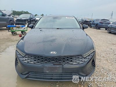 Piąte zdjęcie samochodu w środku: 2021 KIA K5 LXS VIN:5XXG14J28MG033559 - miniatura