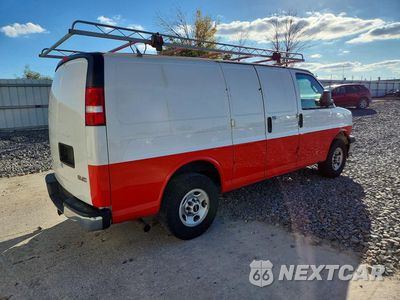 Trzecie zdjęcie samochodu z tyłu: 2018 GMC SAVANA G2500 DELIVERY VAN VIN:1GTW7AFG1J1332041 - miniatura
