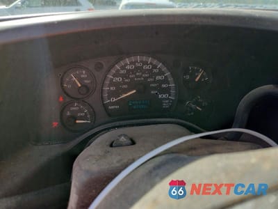 Zdjęcie 9 z 13 samochodu: 2003 GMC SAVANA G3500 VIN:1GJHG39U731227666 - miniatura